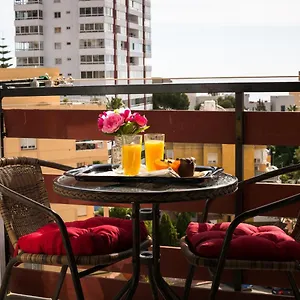 https://acogedor-estudio-con-vista-al-mar.hotelsinnerja.org